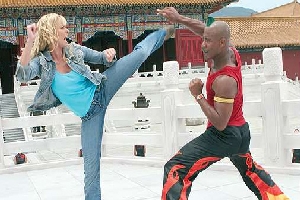 Jaime Pressly shows her opponents her cameltoe quite a lot in DOA.