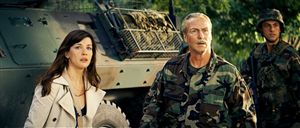 Liv Tyler and William Hurt act as if they've never seen a big green man in stretchy pants before.