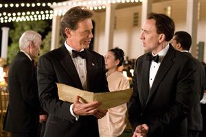 President Bruce Greenwood draws a map of where to find the last clue.  Kinda looks like a rusty sheriff's badge.