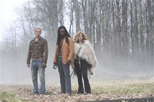 (L-R) Cam Gigandet, Edi Gathegi and Rachelle Lefevre.  Cheer up suckers.